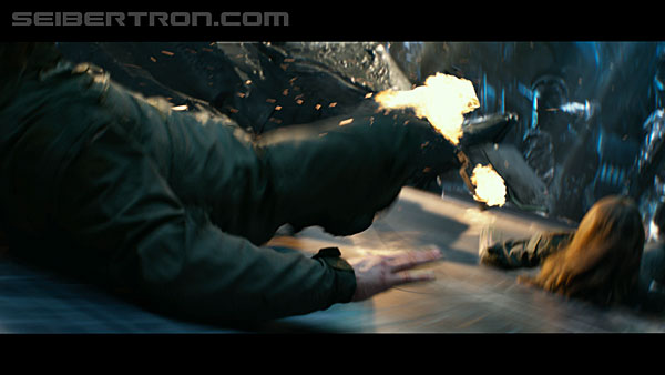 last-knight-trailer-170412-1222.jpg