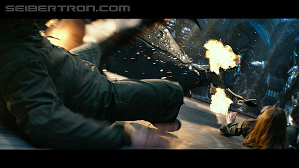last-knight-trailer-170412-1224.jpg