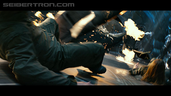 last-knight-trailer-170412-1225.jpg