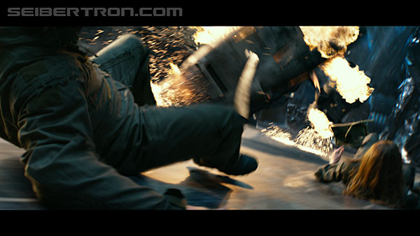 last-knight-trailer-170412-1226.jpg