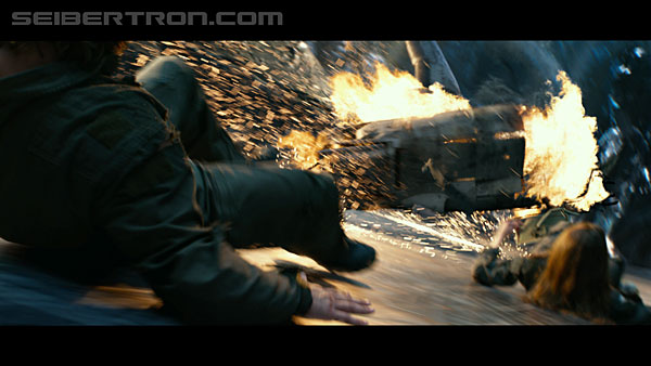 last-knight-trailer-170412-1228.jpg