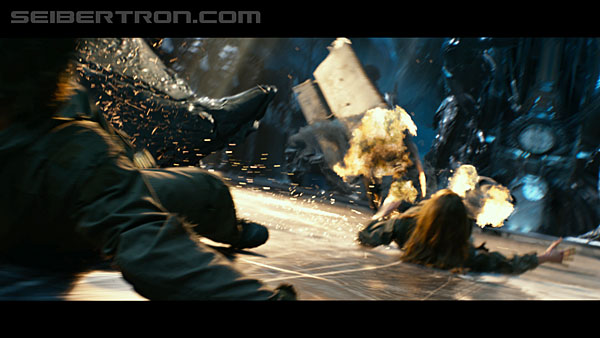 last-knight-trailer-170412-1232.jpg