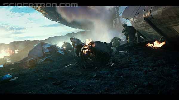 last-knight-trailer-170412-1246.jpg