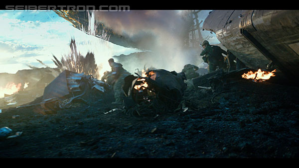 last-knight-trailer-170412-1247.jpg