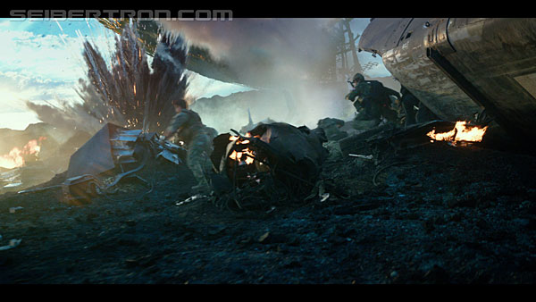last-knight-trailer-170412-1248.jpg