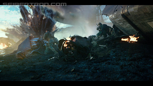 last-knight-trailer-170412-1249.jpg