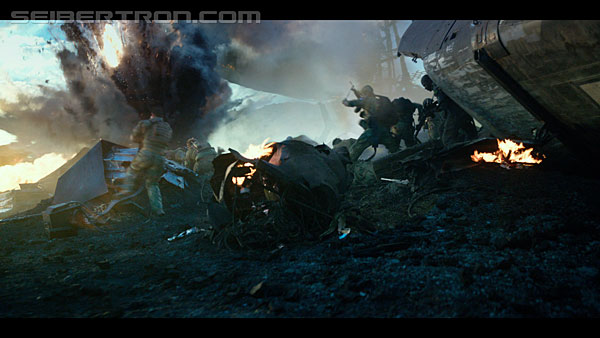 last-knight-trailer-170412-1251.jpg