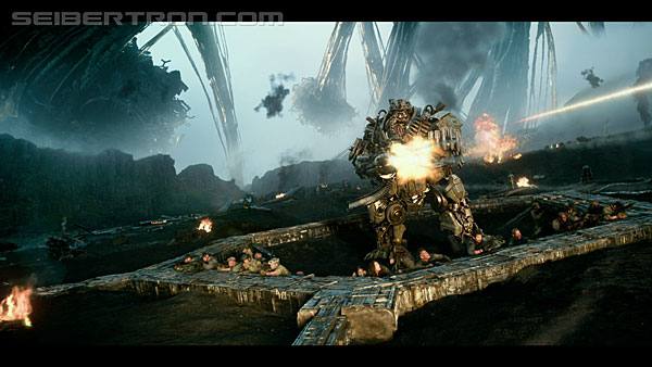 last-knight-trailer-170412-1253.jpg