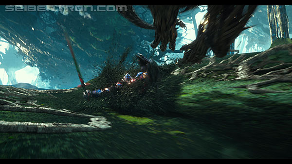 last-knight-trailer-170412-1275.jpg