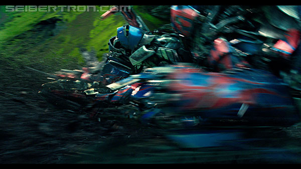 last-knight-trailer-170412-1281.jpg