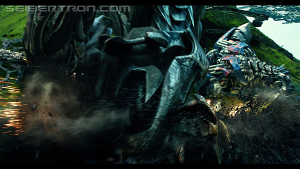 last-knight-trailer-170412-1294.jpg