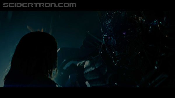 last-knight-trailer-170412-1301.jpg