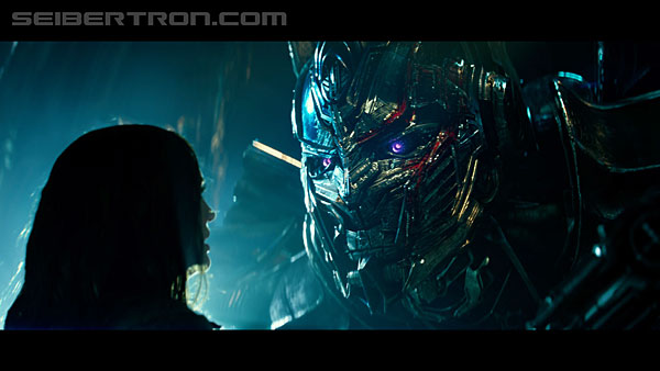 last-knight-trailer-170412-1307.jpg