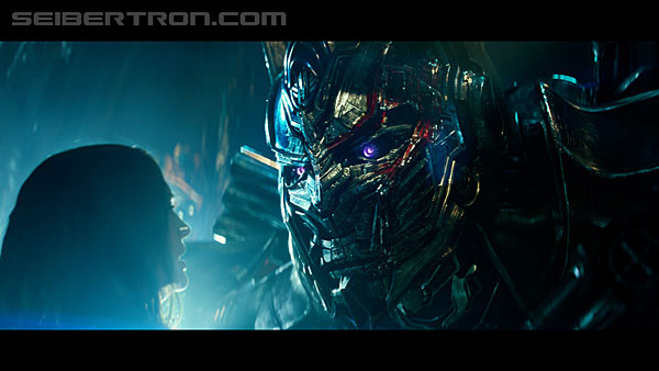 last-knight-trailer-170412-1310.jpg