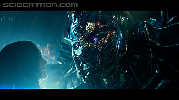 last-knight-trailer-170412-1313.jpg