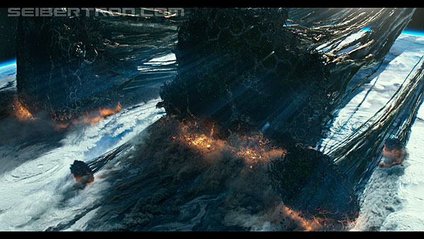 last-knight-trailer-170412-1323.jpg