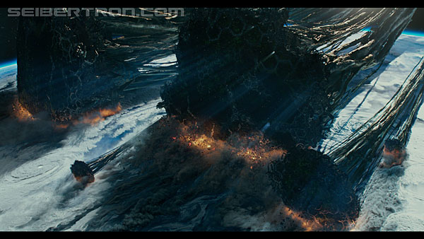 last-knight-trailer-170412-1326.jpg