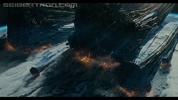 last-knight-trailer-170412-1327.jpg