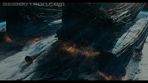 last-knight-trailer-170412-1328.jpg