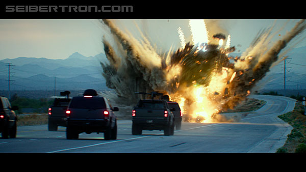 last-knight-trailer-170412-1361.jpg