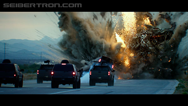 last-knight-trailer-170412-1365.jpg