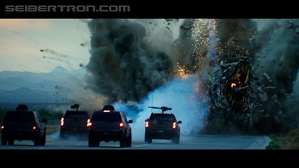 last-knight-trailer-170412-1371.jpg