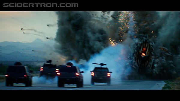 last-knight-trailer-170412-1372.jpg