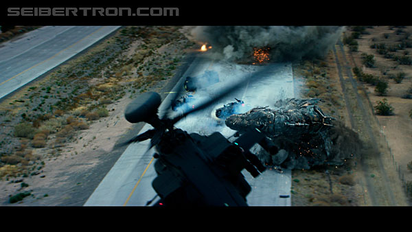 last-knight-trailer-170412-1374.jpg