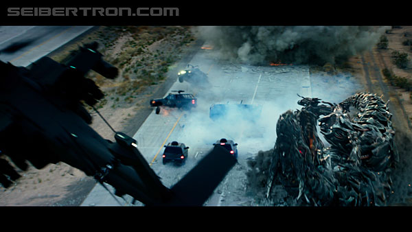 last-knight-trailer-170412-1386.jpg