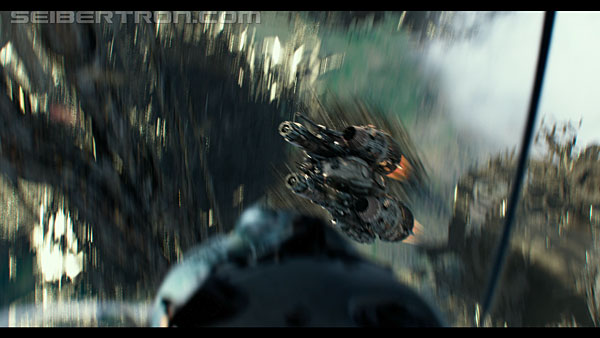 last-knight-trailer-170412-1393.jpg