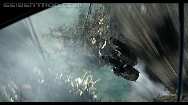 last-knight-trailer-170412-1397.jpg