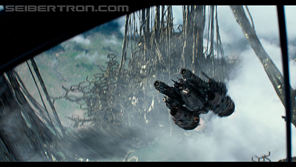 last-knight-trailer-170412-1400.jpg