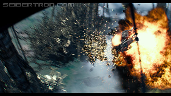 last-knight-trailer-170412-1406.jpg
