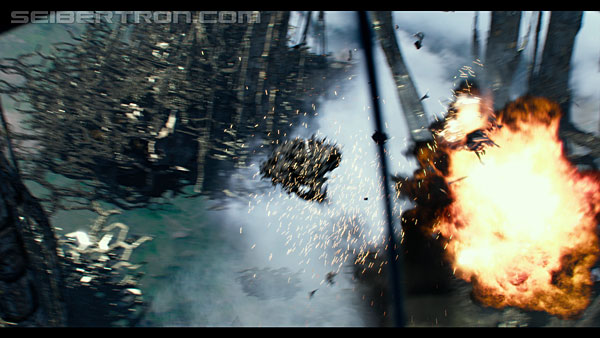 last-knight-trailer-170412-1408.jpg