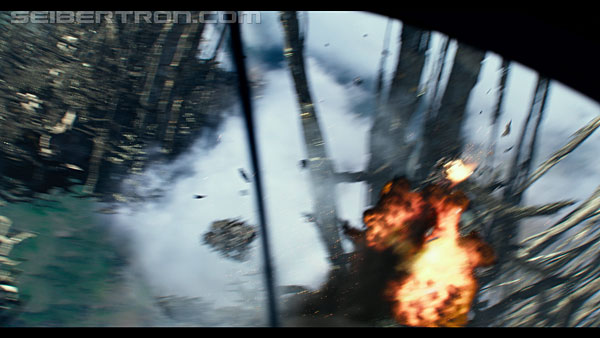 last-knight-trailer-170412-1411.jpg