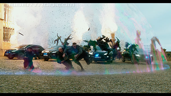 last-knight-trailer-170412-1416.jpg