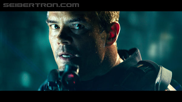 last-knight-trailer-170412-1421.jpg
