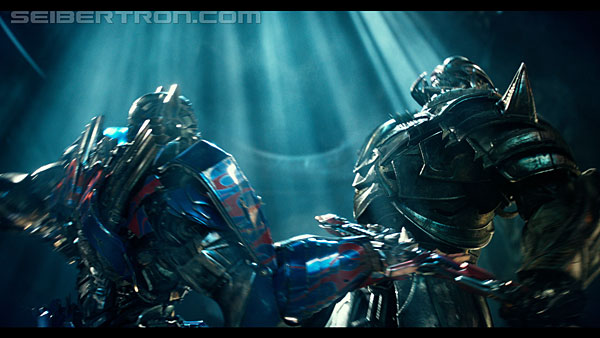 last-knight-trailer-170412-1426.jpg