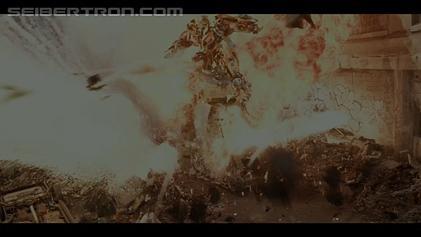 last-knight-international-trailer-170517-0298.jpg