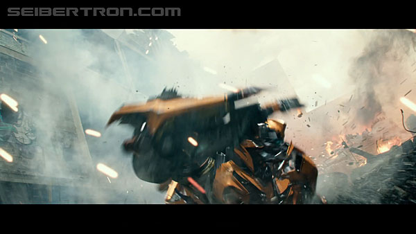 last-knight-international-trailer-170517-0302.jpg