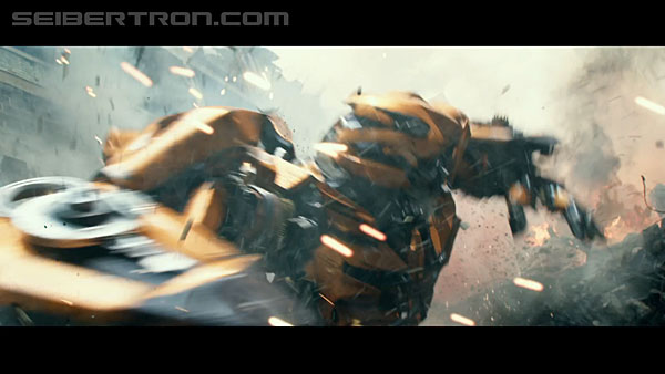 last-knight-international-trailer-170517-0305.jpg