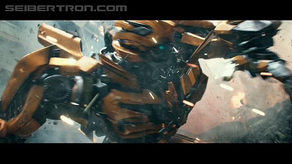 last-knight-international-trailer-170517-0307.jpg
