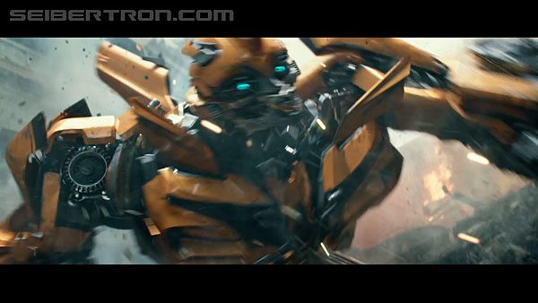 last-knight-international-trailer-170517-0308.jpg