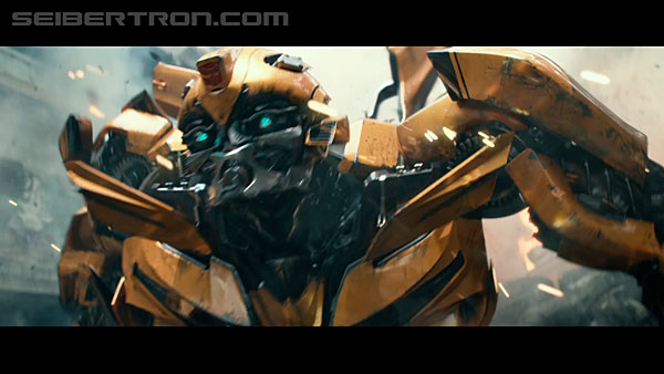 last-knight-international-trailer-170517-0311.jpg