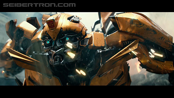 last-knight-international-trailer-170517-0313.jpg