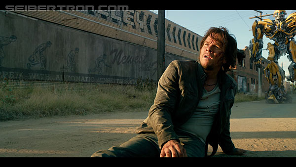 last-knight-international-trailer-170517-0320.jpg