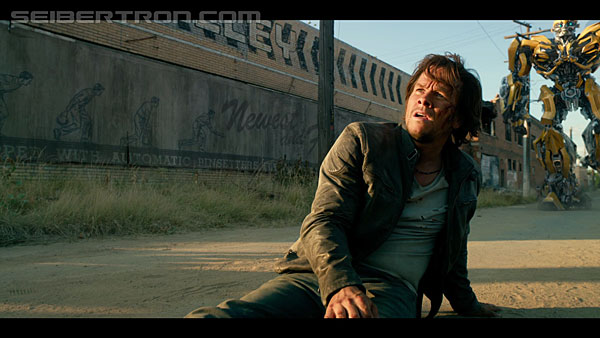 last-knight-international-trailer-170517-0321.jpg