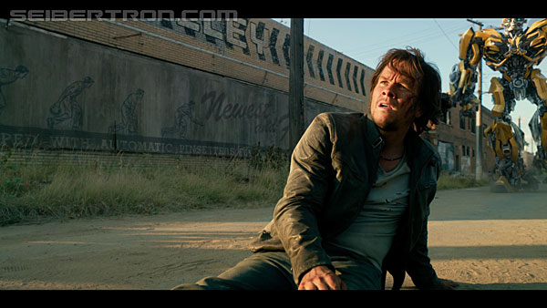 last-knight-international-trailer-170517-0322.jpg