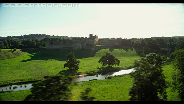 last-knight-international-trailer-170517-0348.jpg