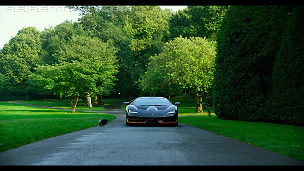 last-knight-international-trailer-170517-0381.jpg